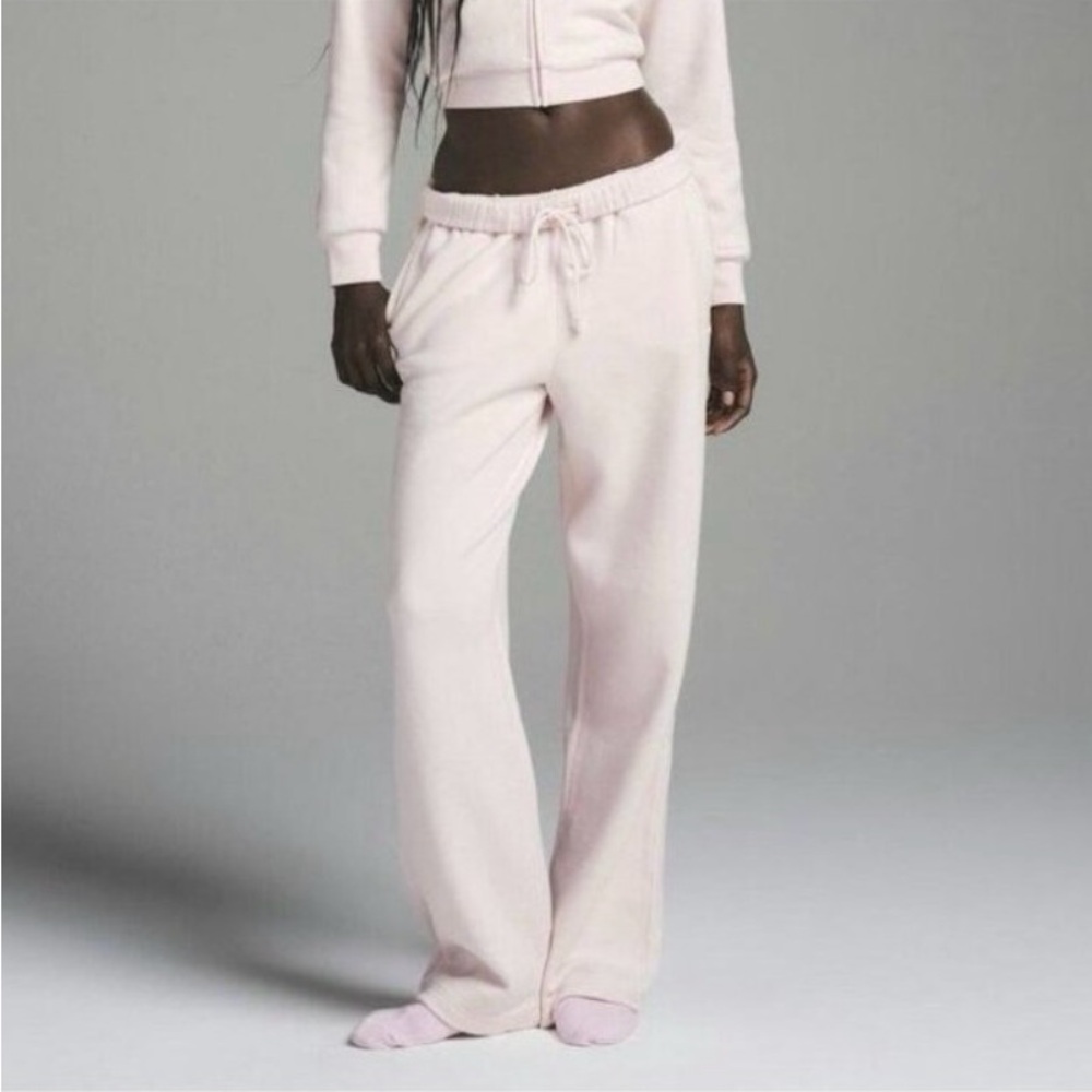 SKIMS Cotton Fleece classic straight leg pant in Barley Pink size  Large